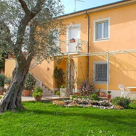 Bed & Breakfast La Ginestra 3*